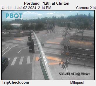 Traffic Cam Portland - 12th at Clinton